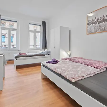 Apartment Lea 4 Raeume 2 Duschen 2 Kuechen *